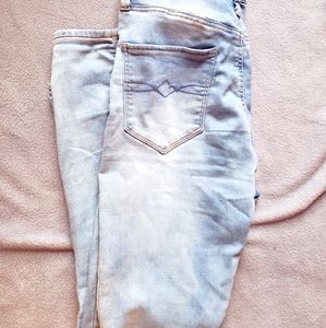 Light wash skinny jeans